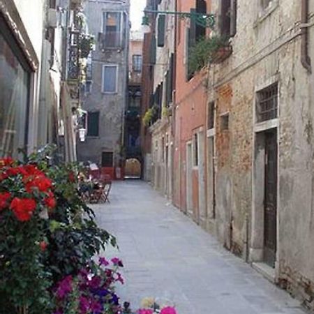 Ca' San Silvestro 2 Terrazze Nel Cuore Di Venezia ภายนอก รูปภาพ
