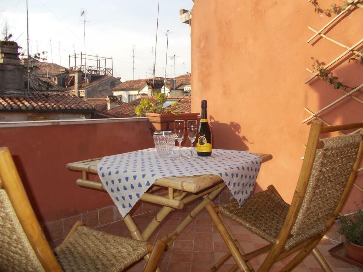Ca' San Silvestro 2 Terrazze Nel Cuore Di Venezia ภายนอก รูปภาพ
