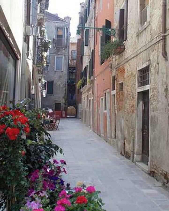 Ca' San Silvestro 2 Terrazze Nel Cuore Di Venezia ภายนอก รูปภาพ
